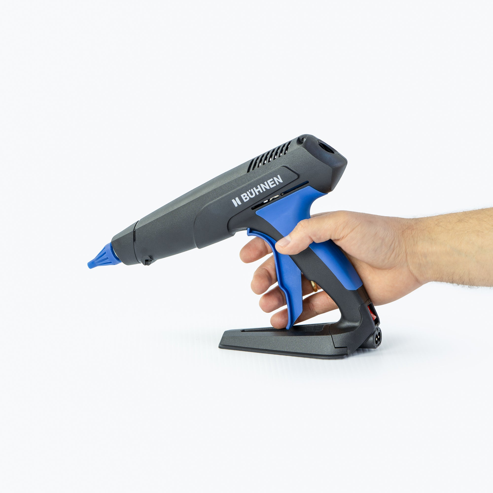Precision and efficiency in a compact design. The HB 196 with its sleek and slim design stands out with its black and blue finish and a removable power plug. Designed for flexibility, it can process a stick even without a power connection, making it perfect for short-term applications away from your workspace.